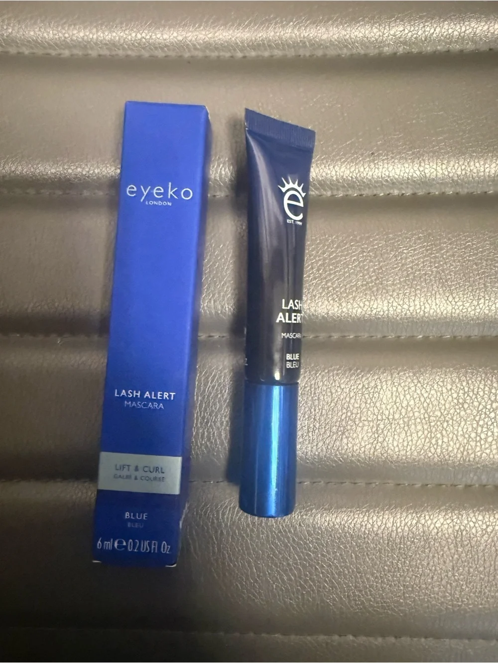 Eyeko Lash Alert Mascara Blue Curling Effect 0.2 fl oz Model Lash Alert